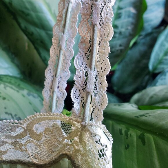 The Limited pleated camisole with lace trim - Picture 4 of 5